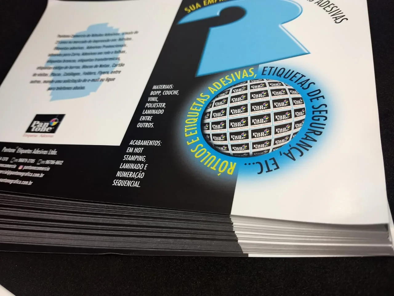 Flyers e folders — trabalho Pantone Gráfica 12
